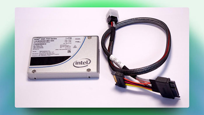 2014年-第一款采用NVMe协议的商用硬盘Intel SSD 750系列